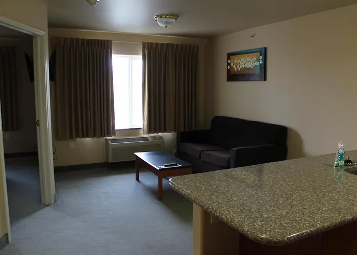 Grand View Inn & Suites