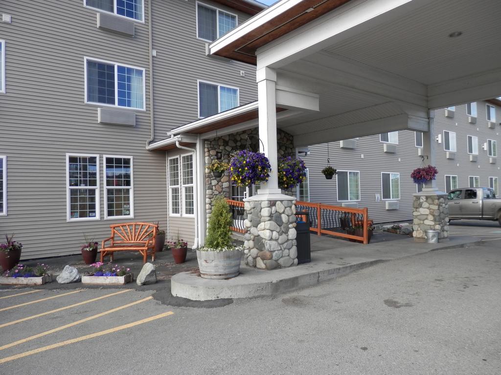 Hotel Grand View & Wasilla